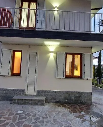 Sweet Simona زامبروني