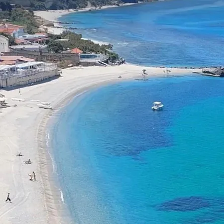 Sweet Simona Zambrone